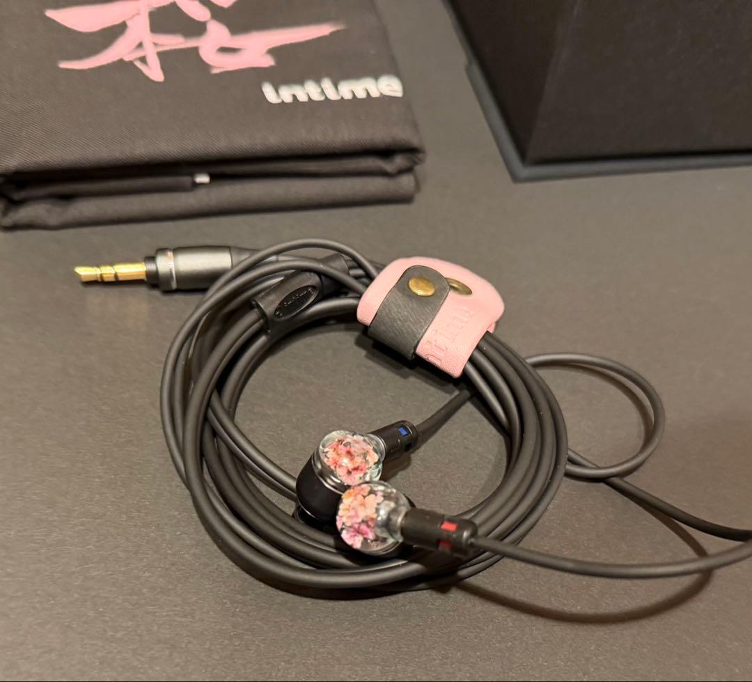 intime 有線イヤホン 夜桜