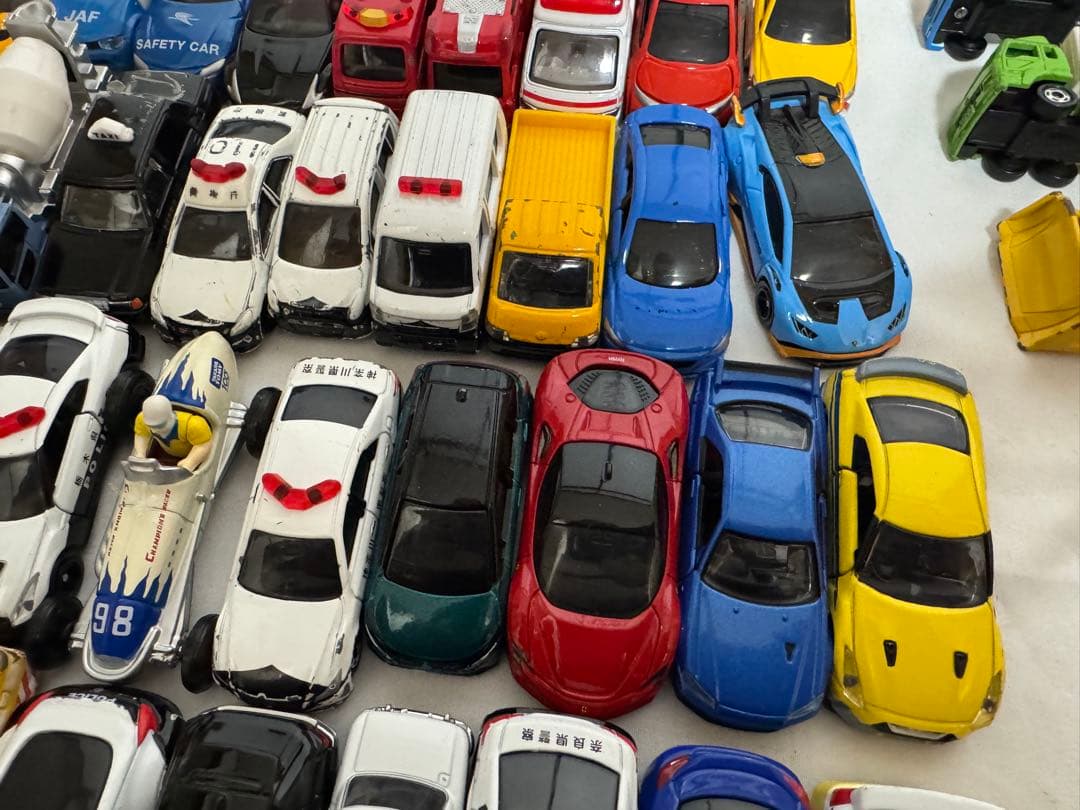 トミカ　ミニカー　１２８個　まとめ売り　カーズ　ディズニートミカ　トミカ博