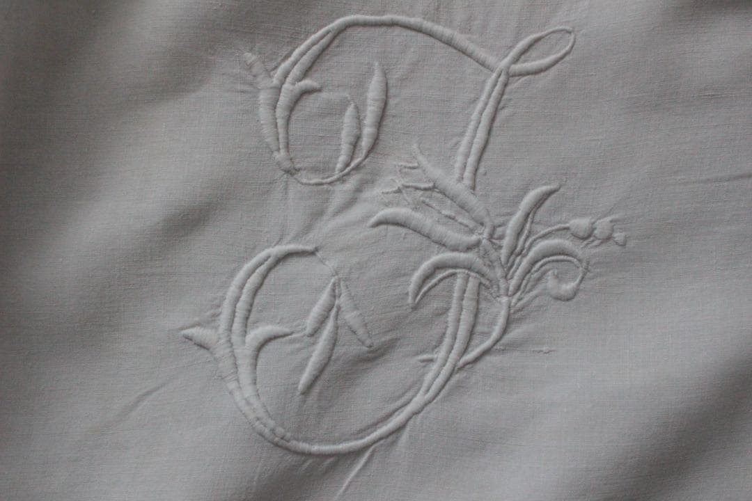 konorinoko様フランスアンティークイニシャルシーツ/モノグラムカバー