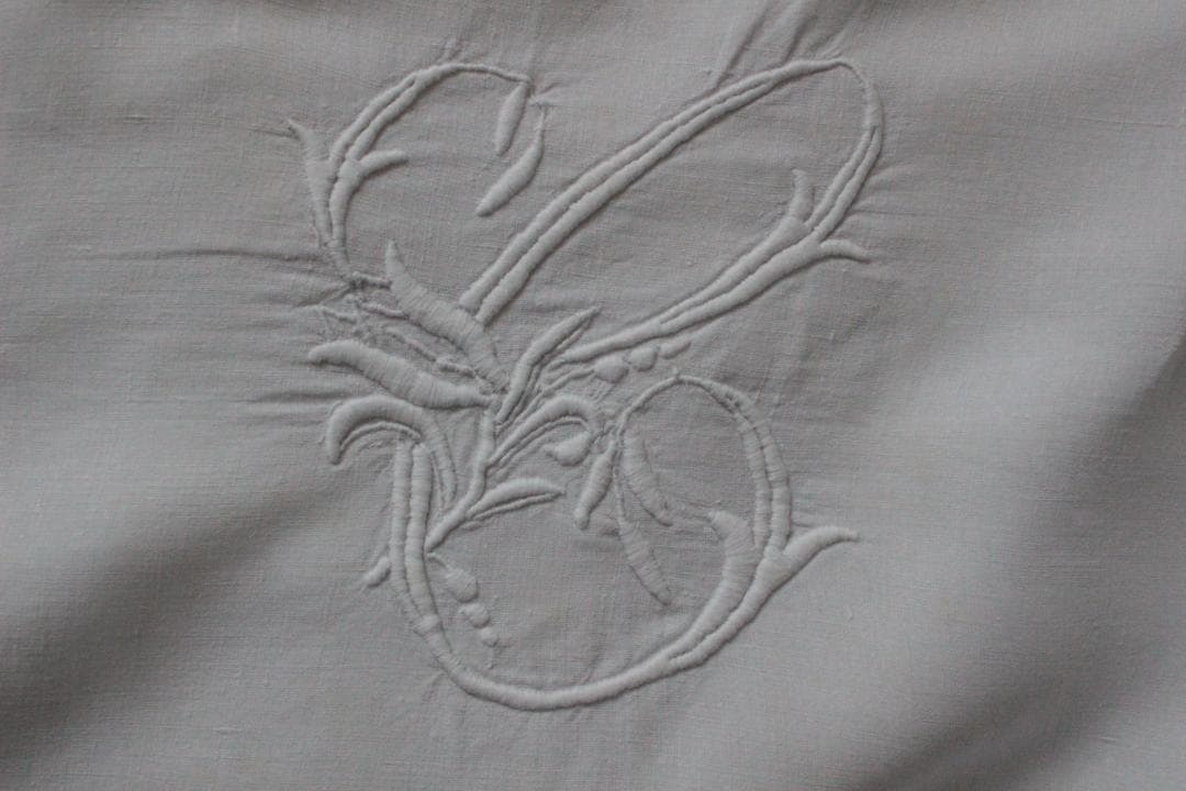 konorinoko様フランスアンティークイニシャルシーツ/モノグラムカバー