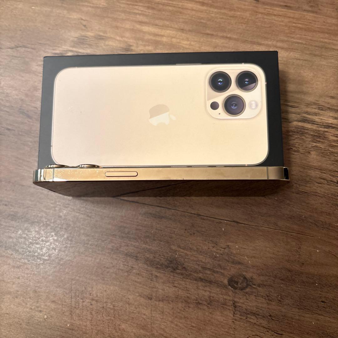 じ*ん様 Apple iPhone 13 Pro ゴールド 本体
