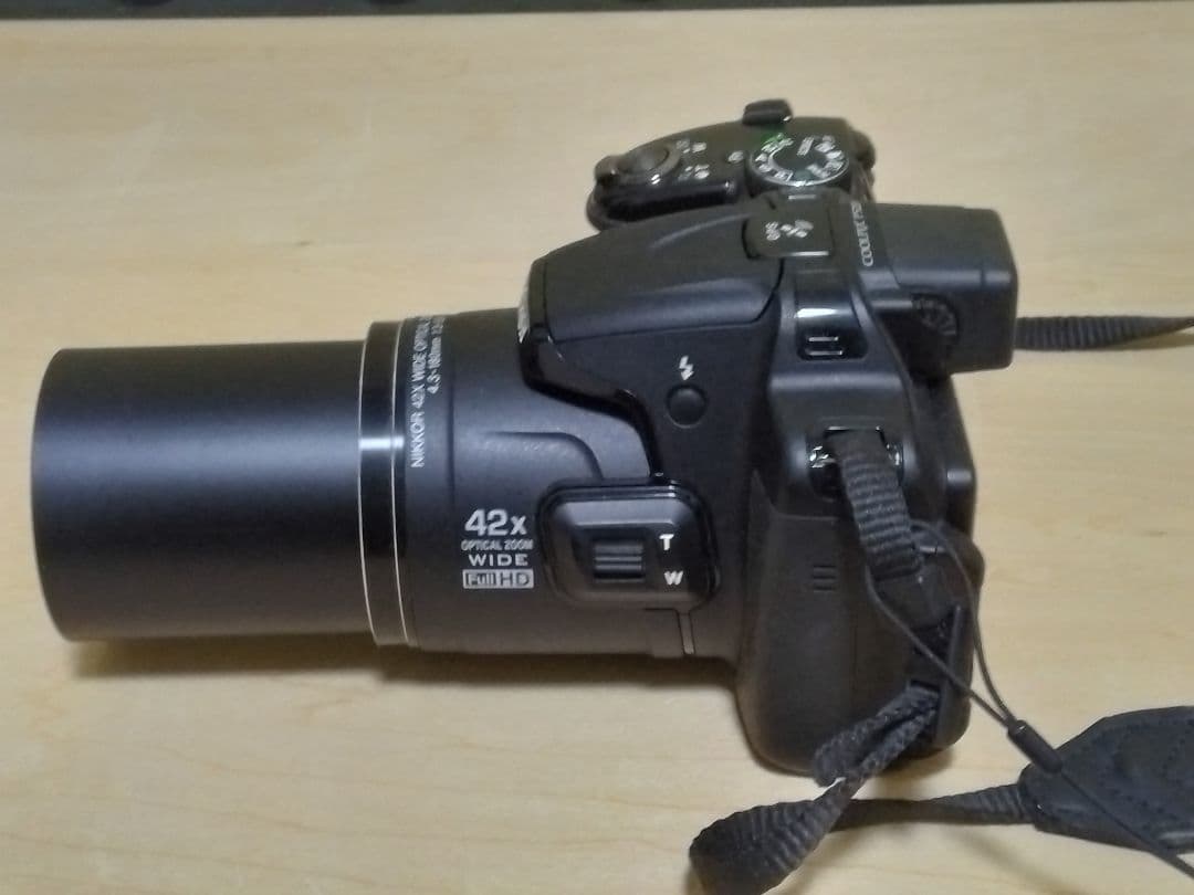 Nikon COOLPIX P520 本体と付属品