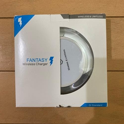 置くだけ簡単！ ワイヤレス充電器 コードレス Qi規格 省スペース ホワイト