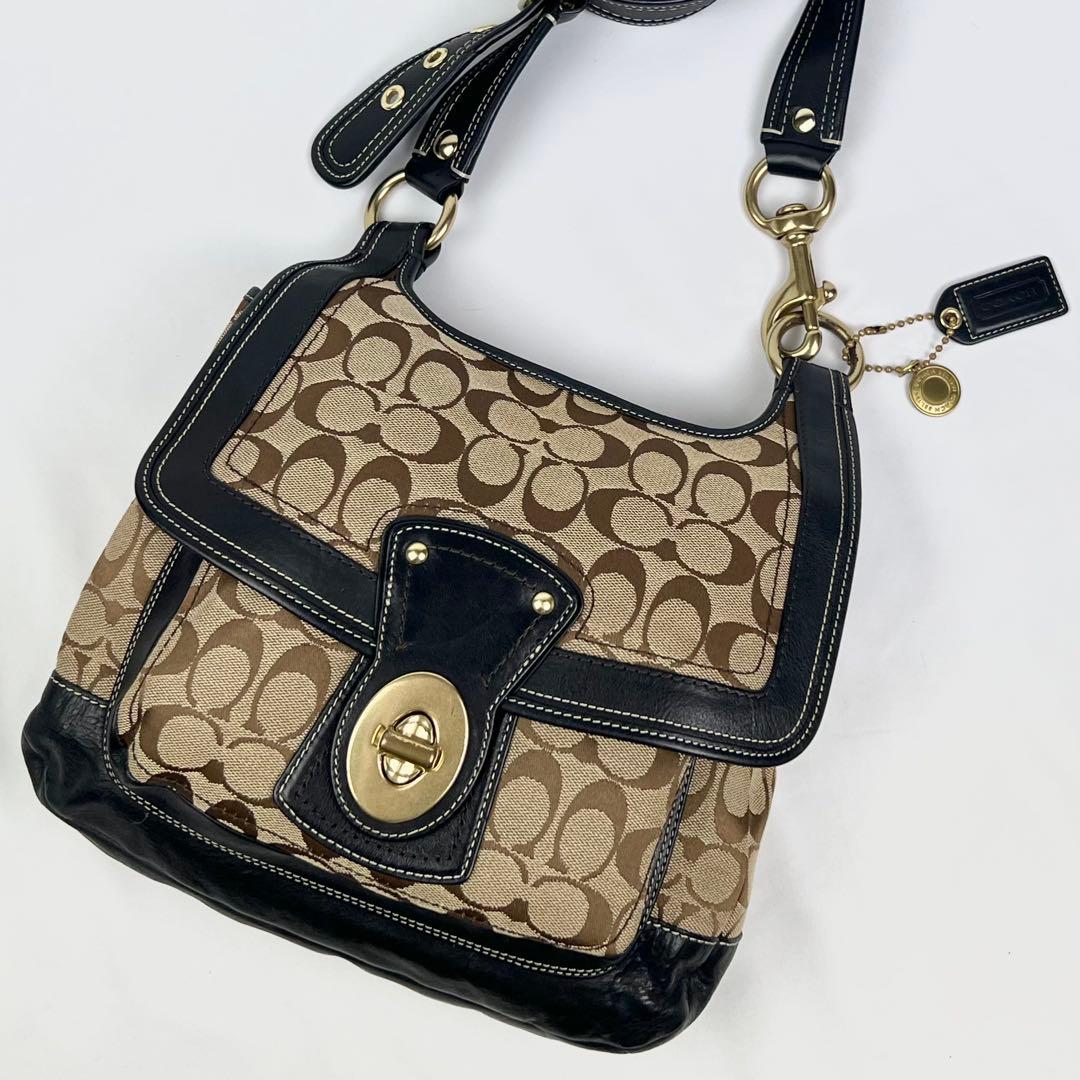COACH ショルダーバッグ レガシー シグネチャー ターンロック ベージュ