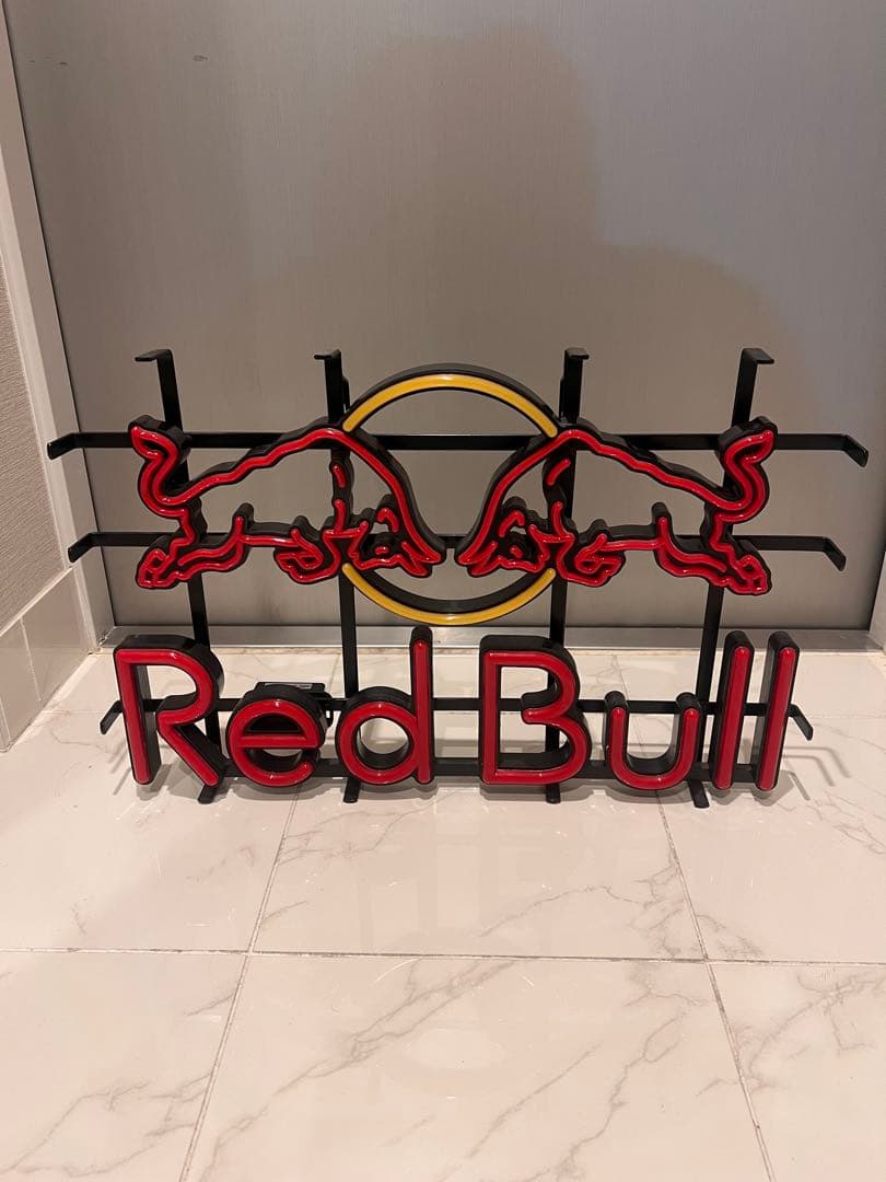 Red Bull ロゴ ライトスタンド