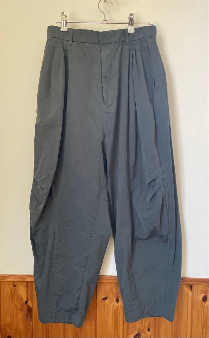 美品　ミナペルホネン　choucho タックテーパード　パンツ　38