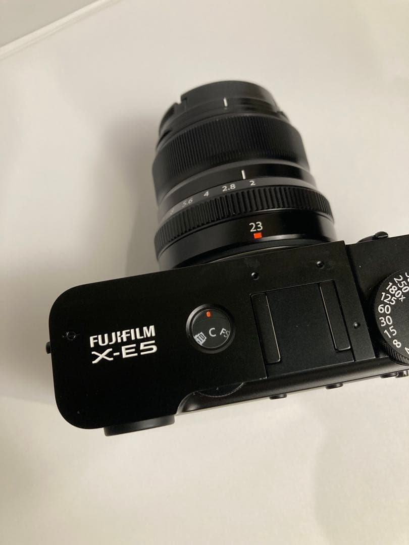 【美品】x-e5 & 純正F2のレンズ