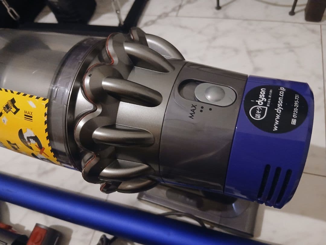 Dyson V10 SV12 本体＋付属品多数 動作確認済