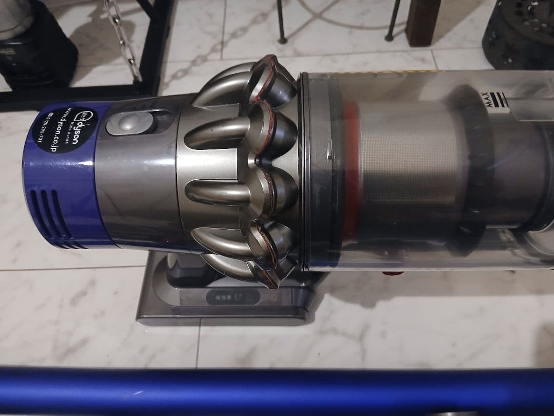 Dyson V10 SV12 本体＋付属品多数 動作確認済