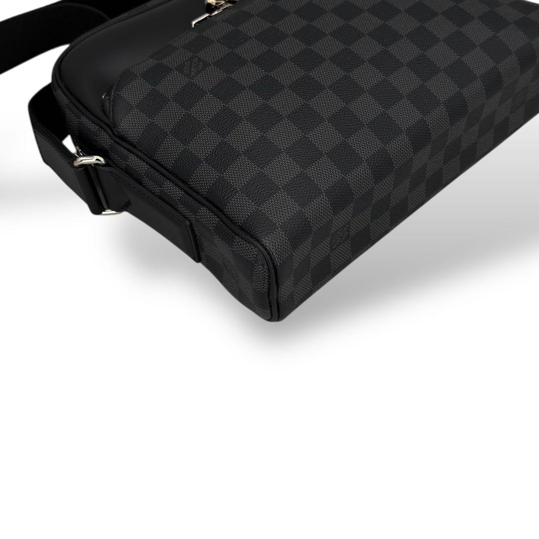 新品同様　ルイヴィトン　ダミエ　グラフィット　デイトンPM ショルダーバッグ