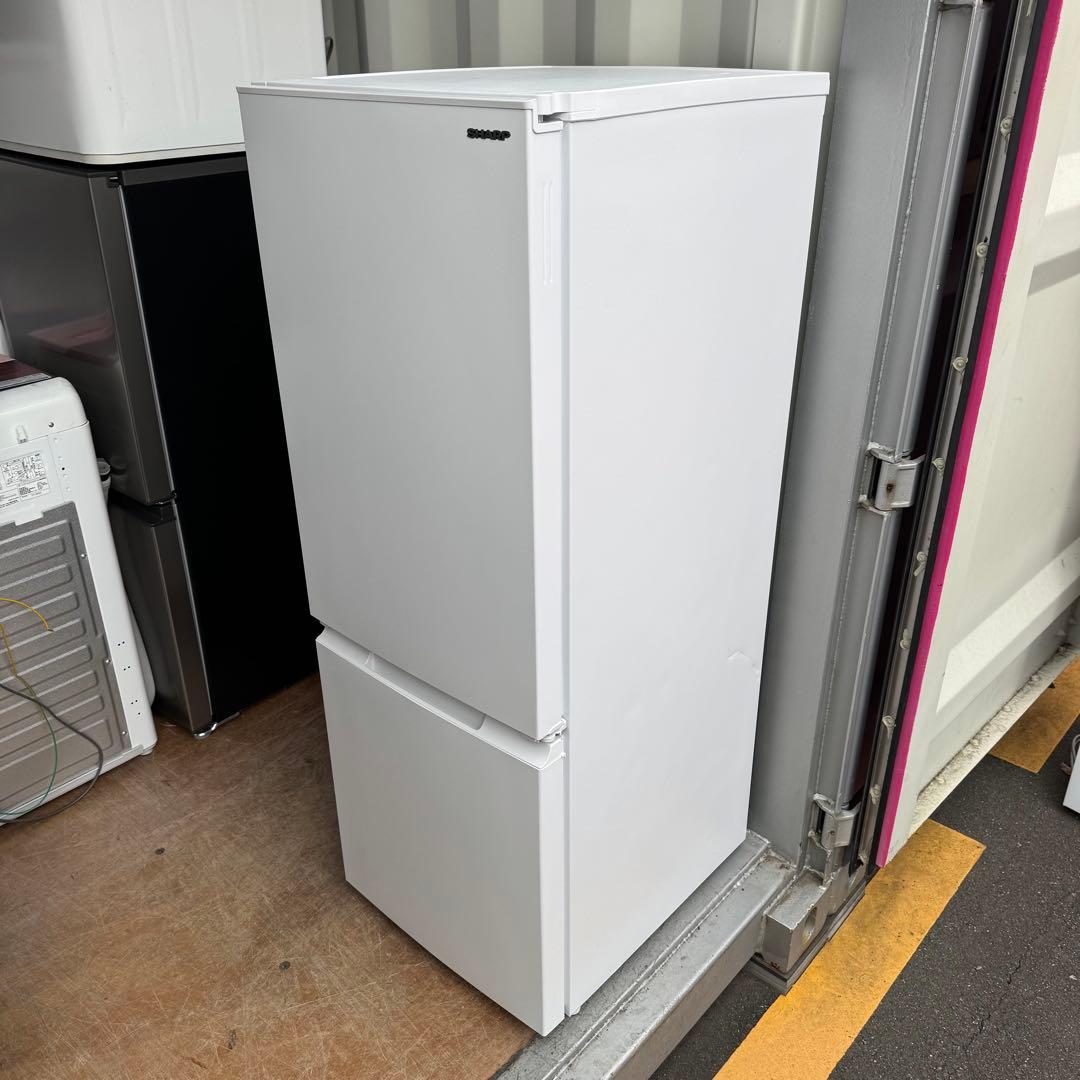 C7411★2023年製美品★シャープ　冷蔵庫　マットホワイト　右.左開き　大型