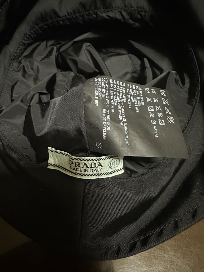 PRADAプラダ黒バケットハットバケハ廃材ロボットシリーズ新品未使用品