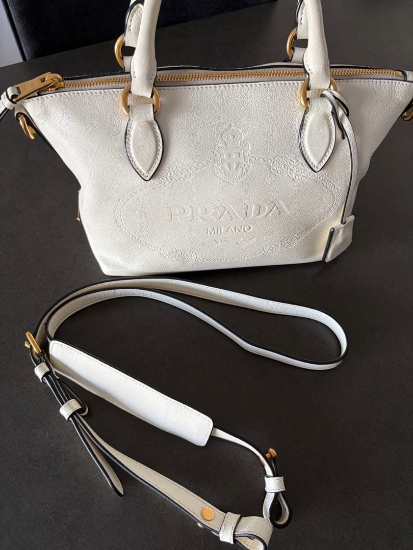 【美品】PRADA ホワイトレザーハンドバッグ