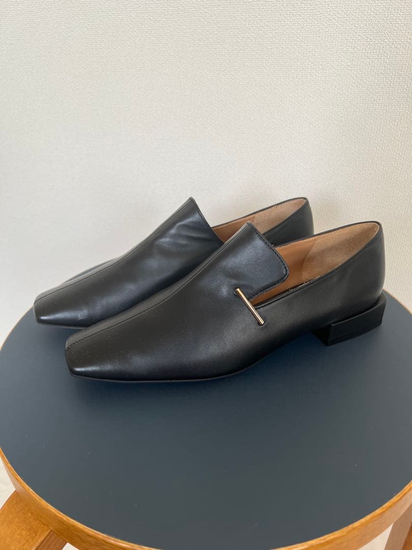 ヘンリエンバーゴ　ERIKA LOFFER 242130 ローファー