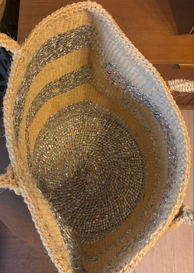 【最終お値下げ.新品：ボーダーデザインのかごバッグ】