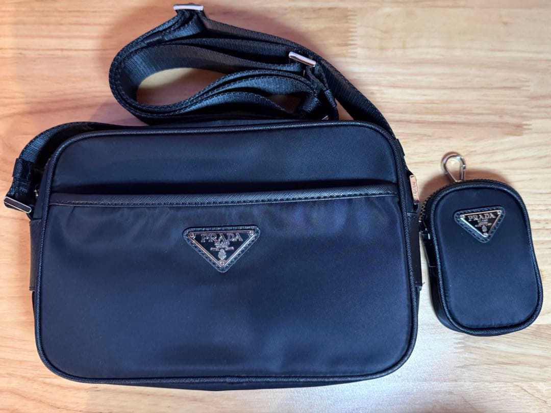 PRADA　プラダ　ショルダーバッグ　ポーチ付き