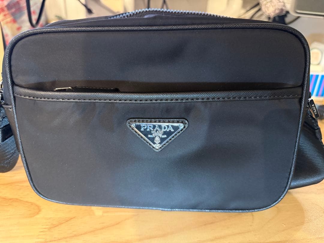 PRADA　プラダ　ショルダーバッグ　ポーチ付き