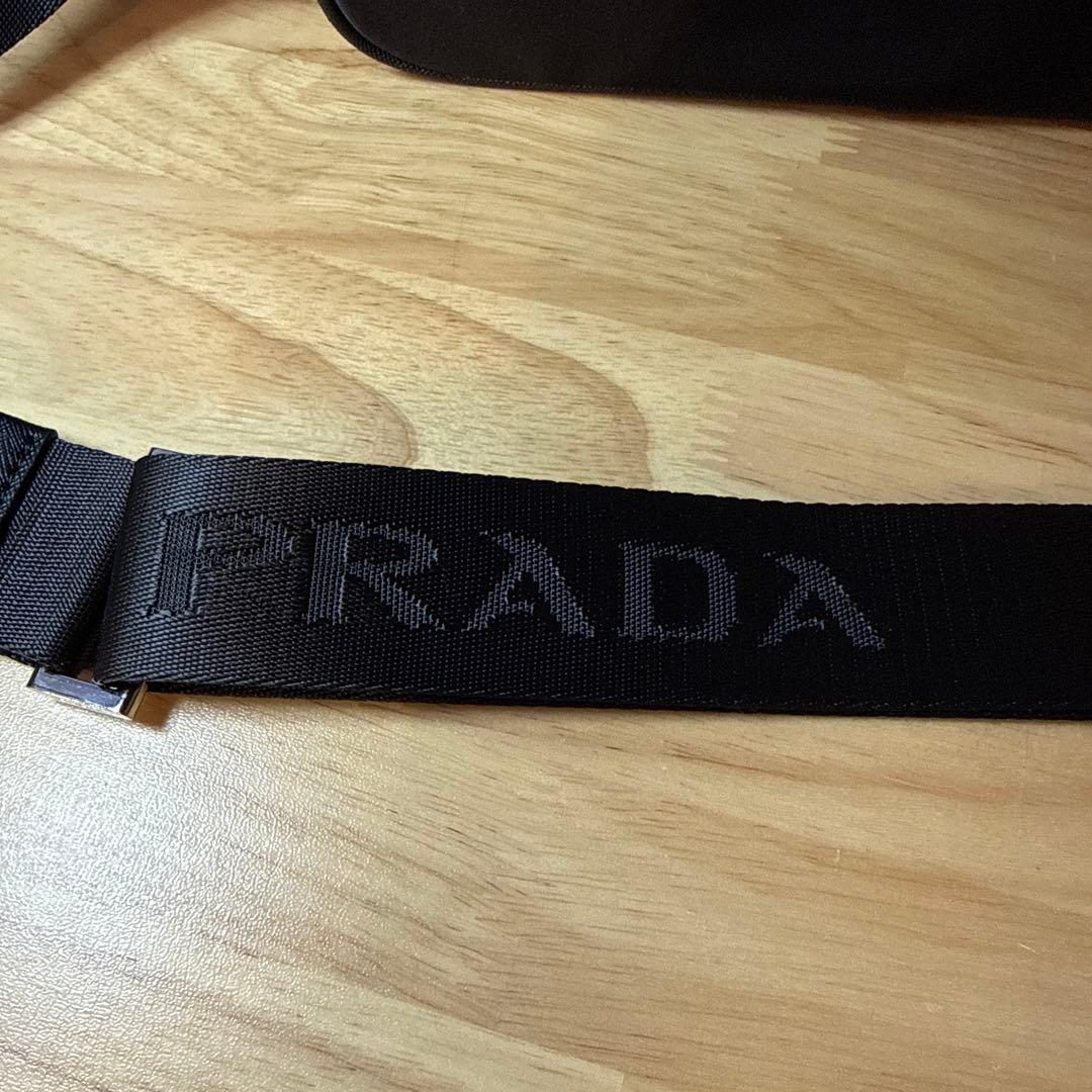 PRADA　プラダ　ショルダーバッグ　ポーチ付き
