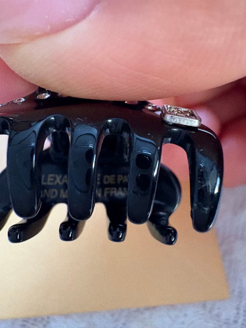 アレクサンドルドゥパリ クリップ　S 黒　ブラック　スワロフスキー 付き