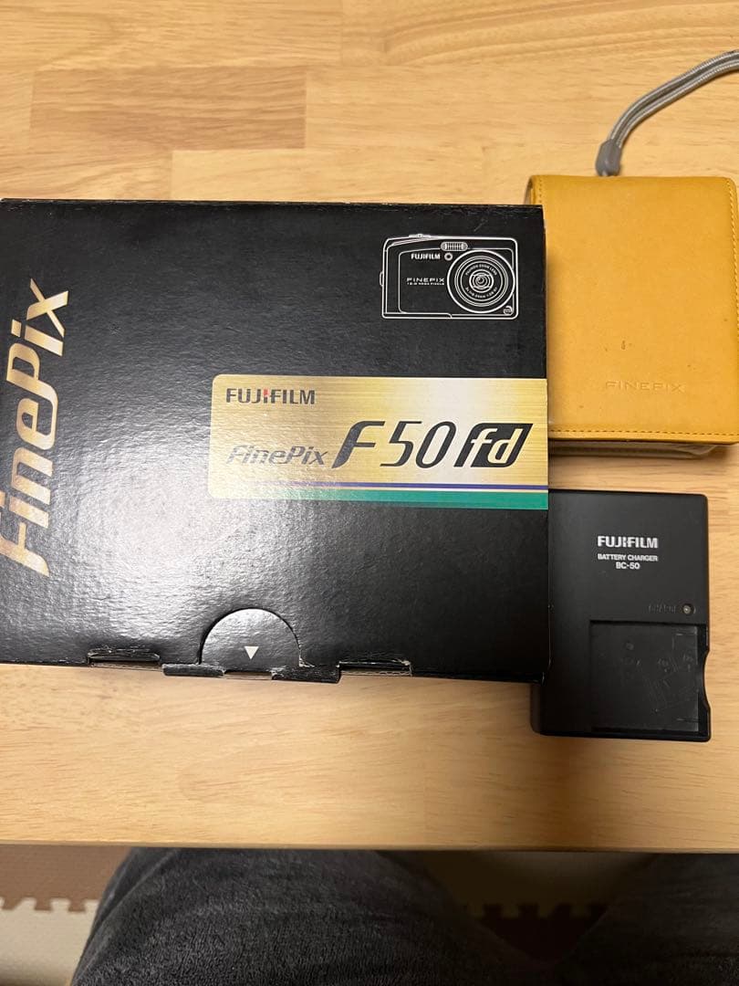 FUJIFILM FinePix F50fd コンパクトデジタルカメラ