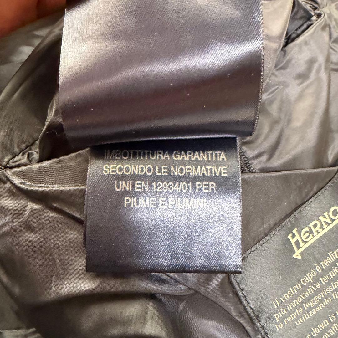 希少サイズ　美品　ヘルノ　ダウンベスト　ライトダウン　ジレ　ネイビー　44サイズ