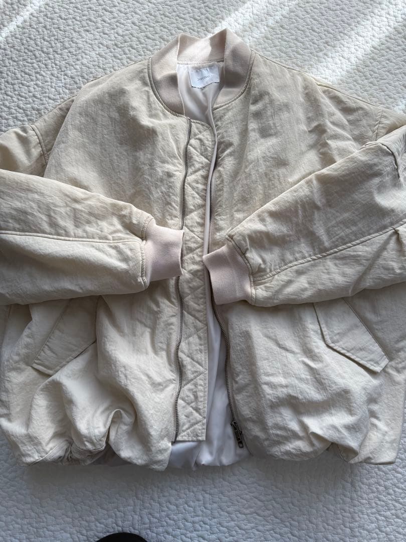 【美品】DISCOAT ディスコート メモリーボンバーブルゾン　アイボリー