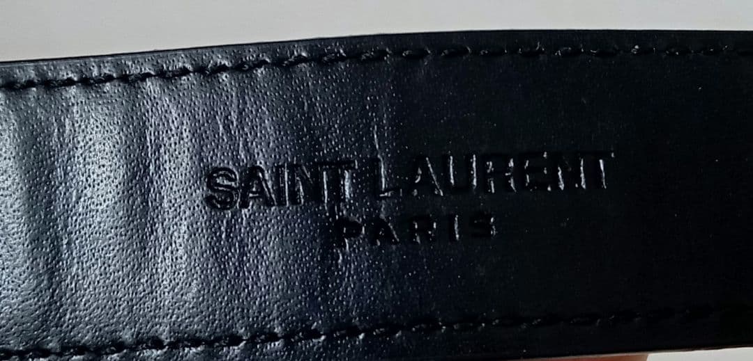 目玉商品！サンローラン　スタッズ付きレザーバングル　ブレスレット