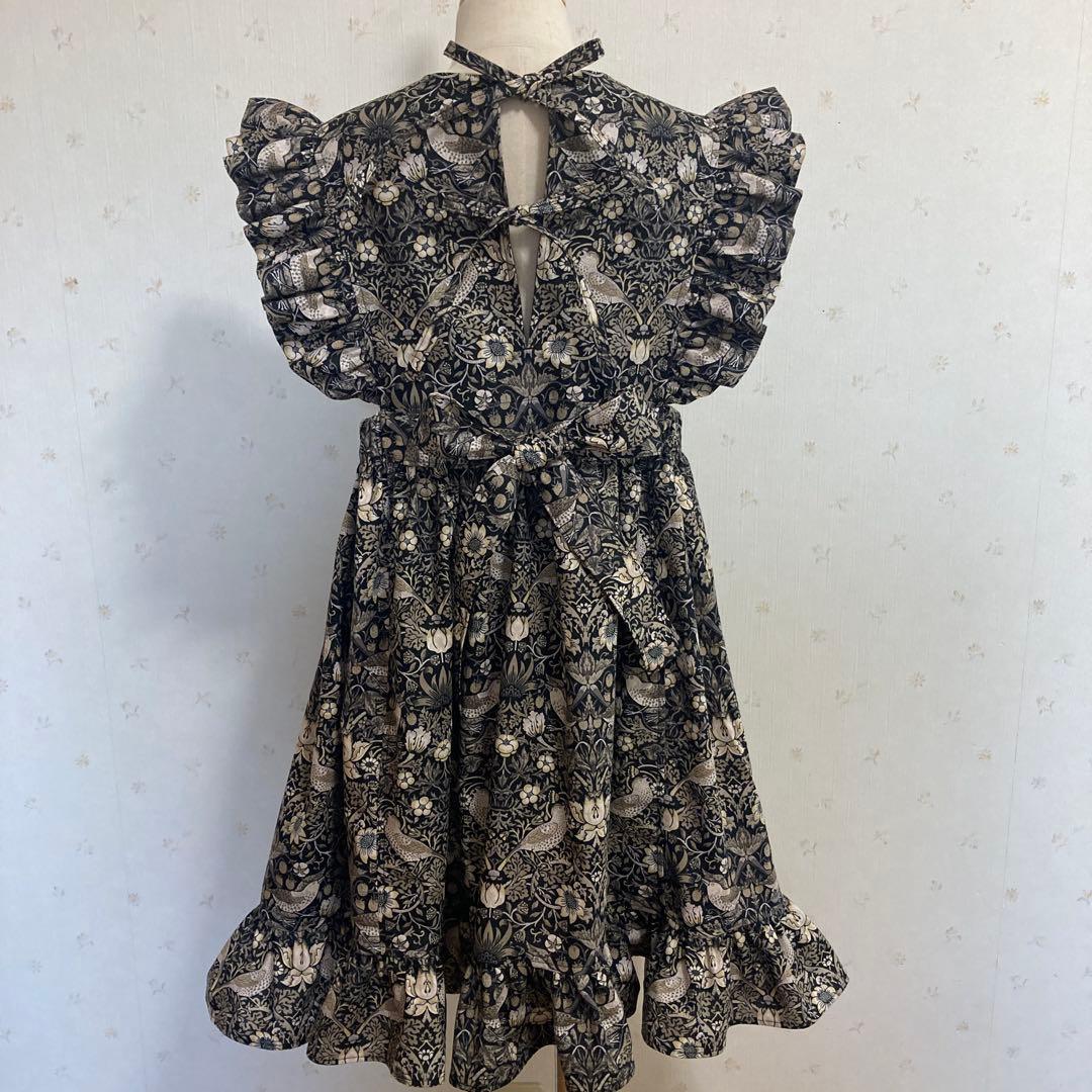 いちごどろぼう　スタンドカラーシャツ　ワンピース　２着