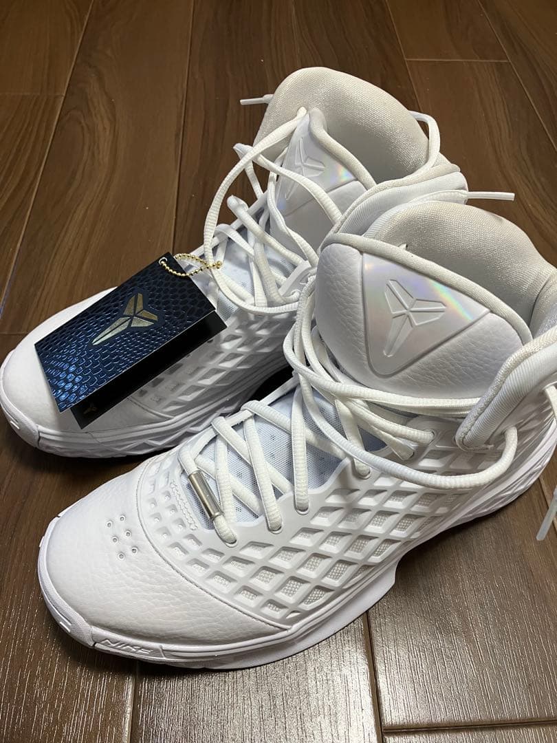 Kobe 3プロトロ ホワイト ハイカット バスケットシューズ