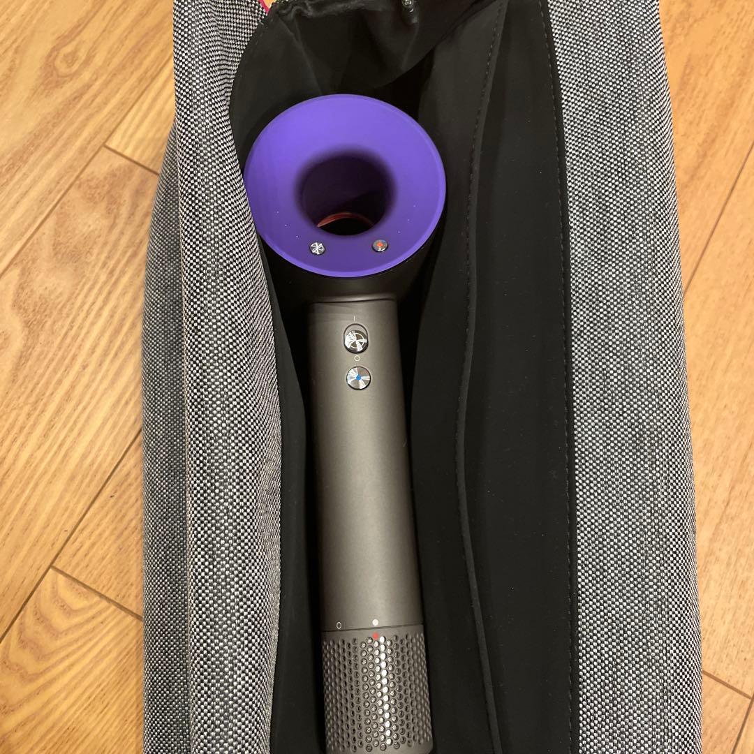 ダイソン dysonドライヤー hd08 ソフトケース付き