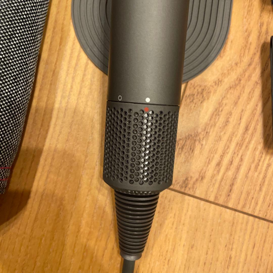 ダイソン dysonドライヤー hd08 ソフトケース付き