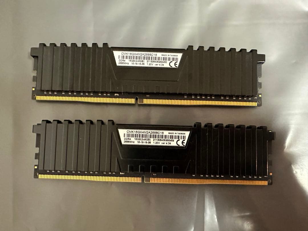CORSAIR VENGEANCE LPX DDR4-2666 (8GB×2)