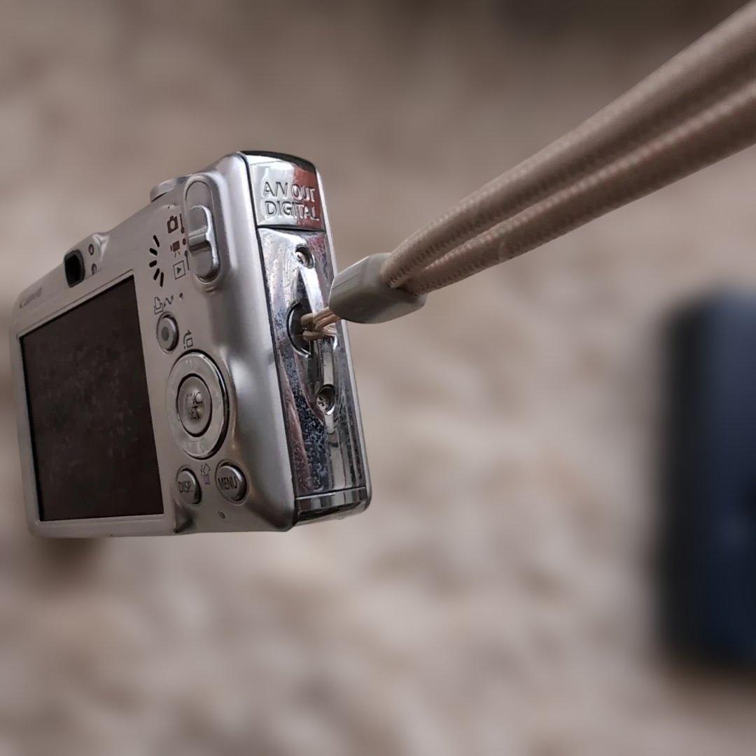 デジカメ　CANON IXY70 バッテリー、取説、充電器、SDカード