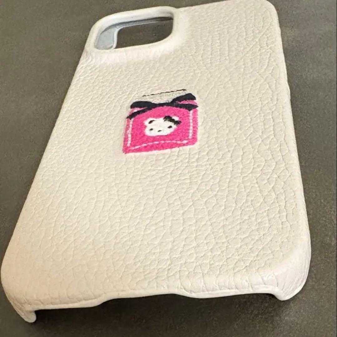 美品　ファミリア　スマホケース　iPhone15