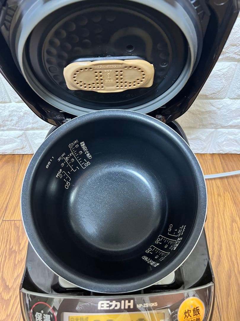 ZOJIRUSHI　NP-ZS10KS プラチナ厚釜圧力IHジャー5.5合