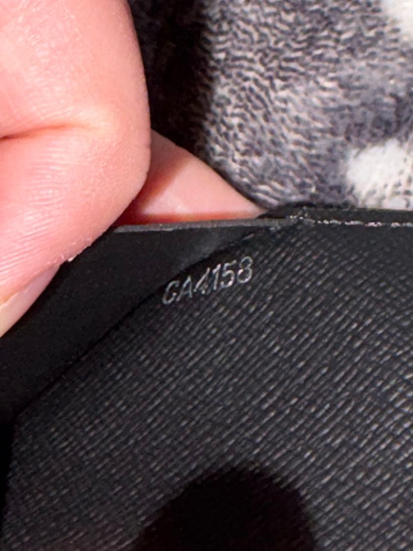 未使用新品 ルイヴィトン タイガ 名刺入れ 黒