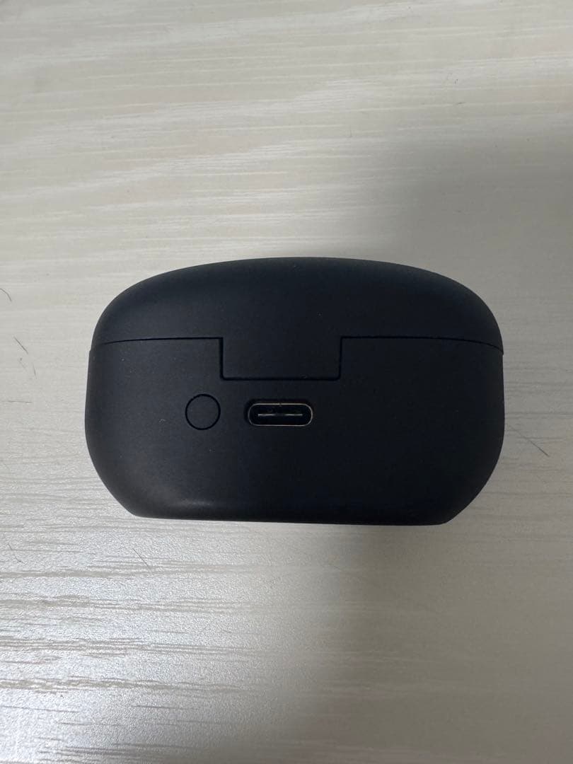 SONY WF-1000XM5 ケースと片方のイヤホン