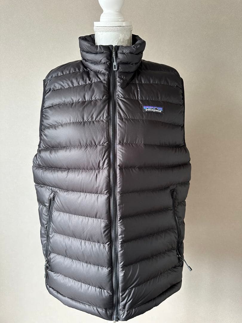 patagonia ★定番ブラック ★ダウンベスト★軽量