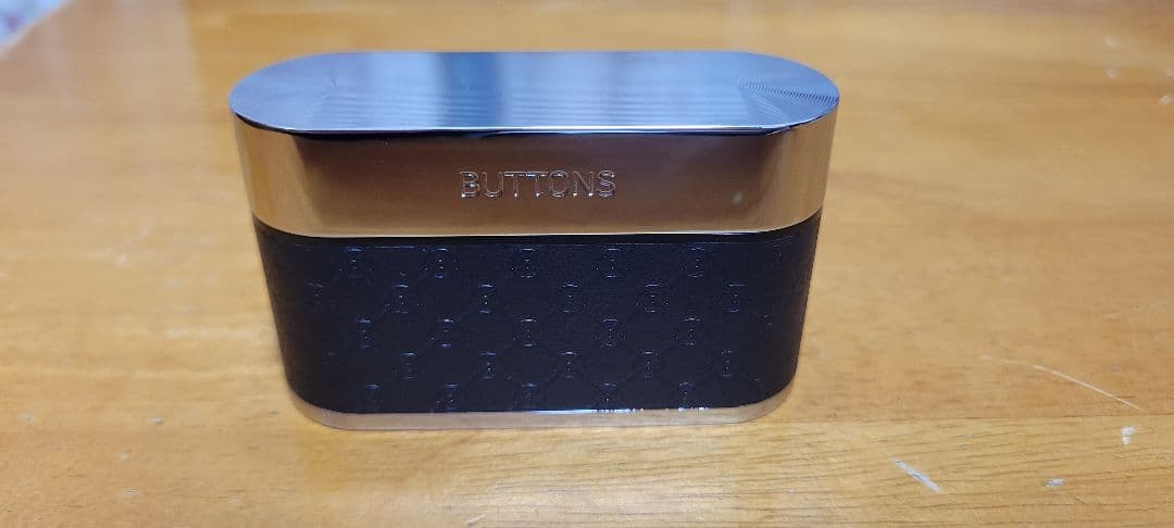 Buttons Clip ワイヤレスイヤホン