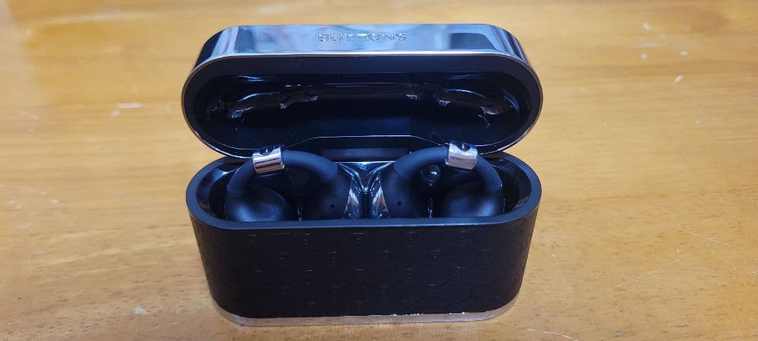 Buttons Clip ワイヤレスイヤホン