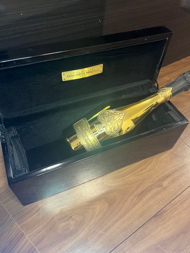 Armand de Brignac ゴールドシャンパン