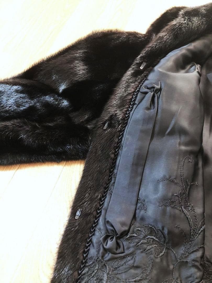 ミンク MINK 毛皮 ボリューム袖 コート 艶 ブラック 裏地刺繍☆９-１１