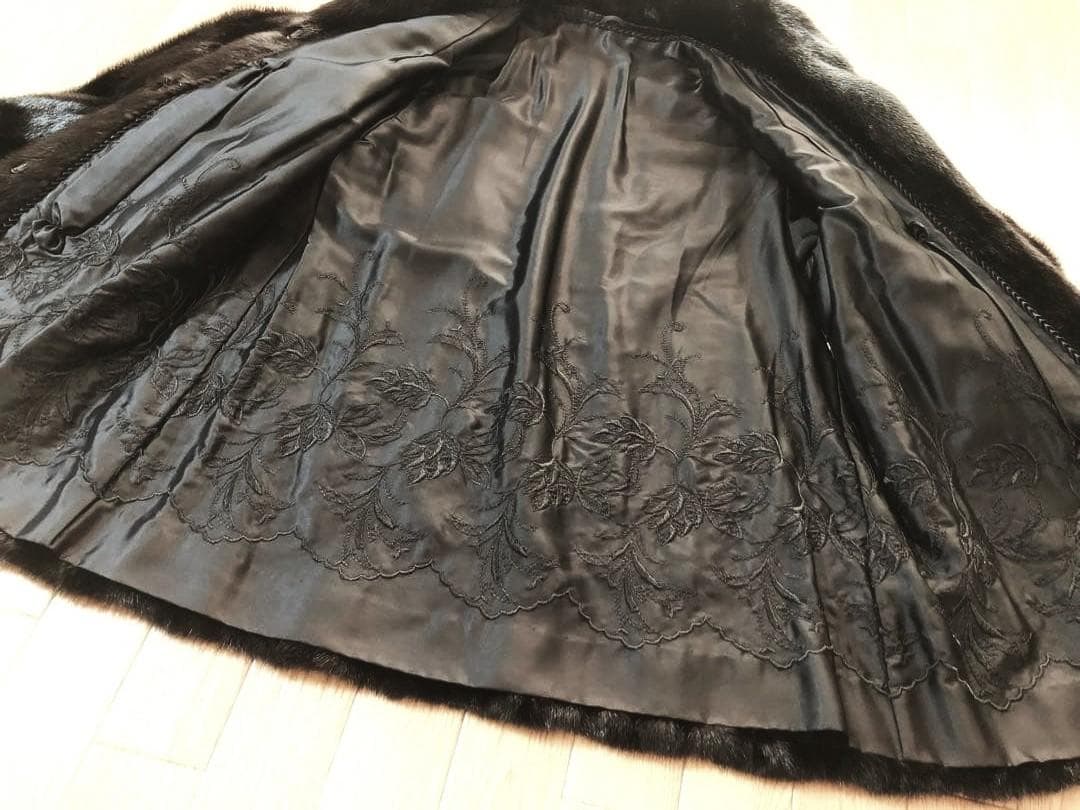 ミンク MINK 毛皮 ボリューム袖 コート 艶 ブラック 裏地刺繍☆９-１１