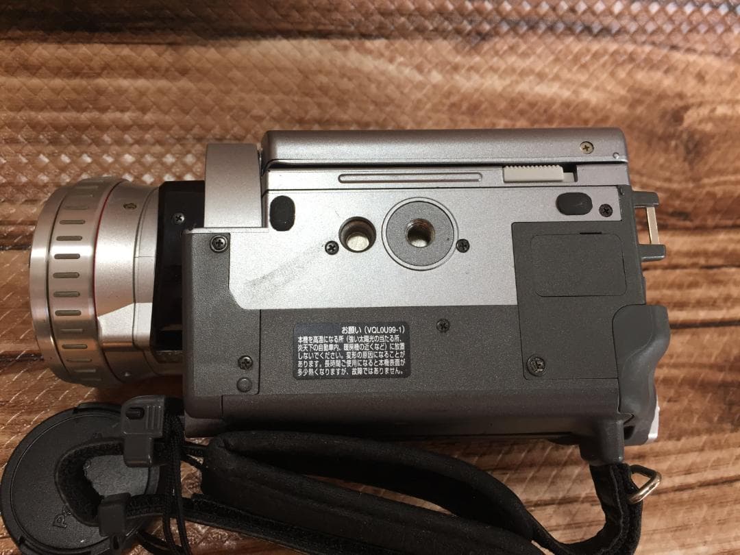 撮影再生ダビングOK　Panasonic　NV-GS100　付属品あり　大画面