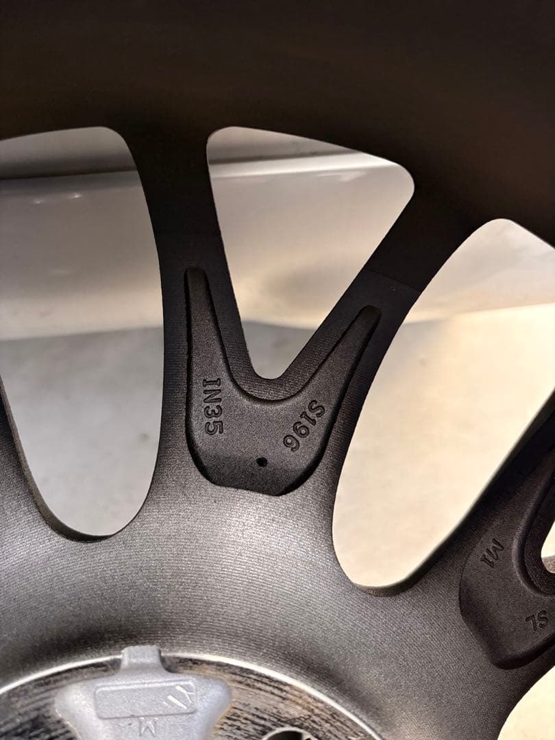 アウトランダーPHEV 4本セット