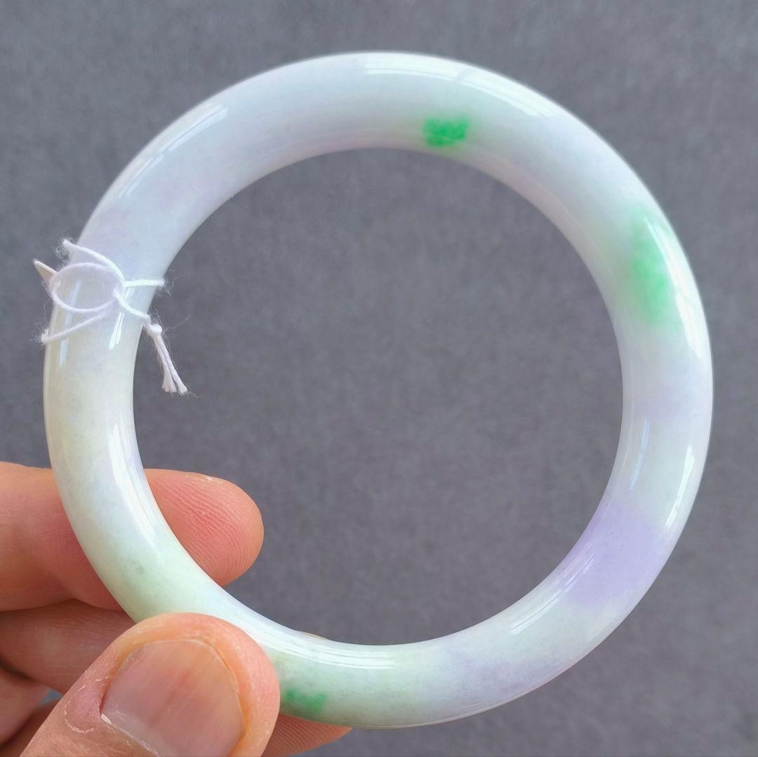 【日本鑑別書付】ラベンダーと陽緑の本翡翠バングル（内径57ミリ）5792