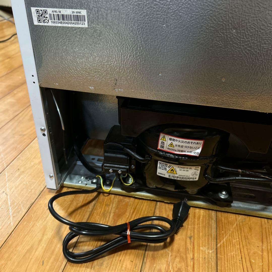 【美品】アイリスオーヤマ　冷凍冷蔵庫　81リットル　AF81-W　右開き