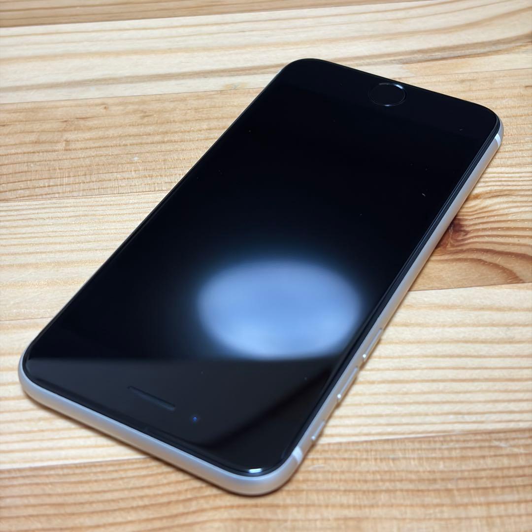 m*n様 バッテリー新品　iPhoneSE第3世代64GB SIMフリー　美品