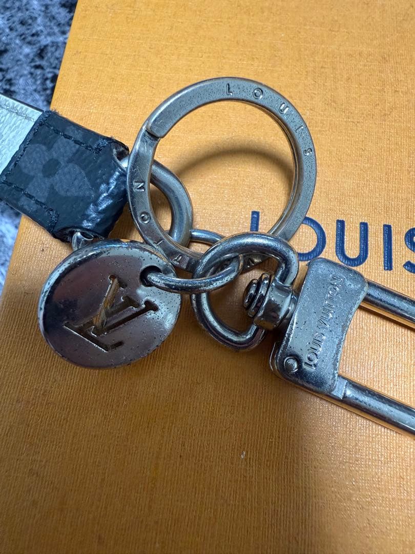 LOUIS VUITTON キーリング シルバー/ブラック