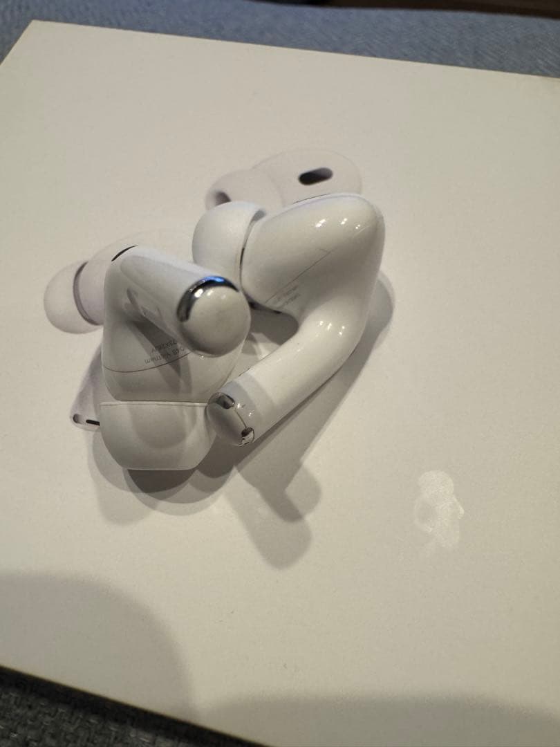 AirPods Pro2本体 充電ケース付き ホワイト 美品